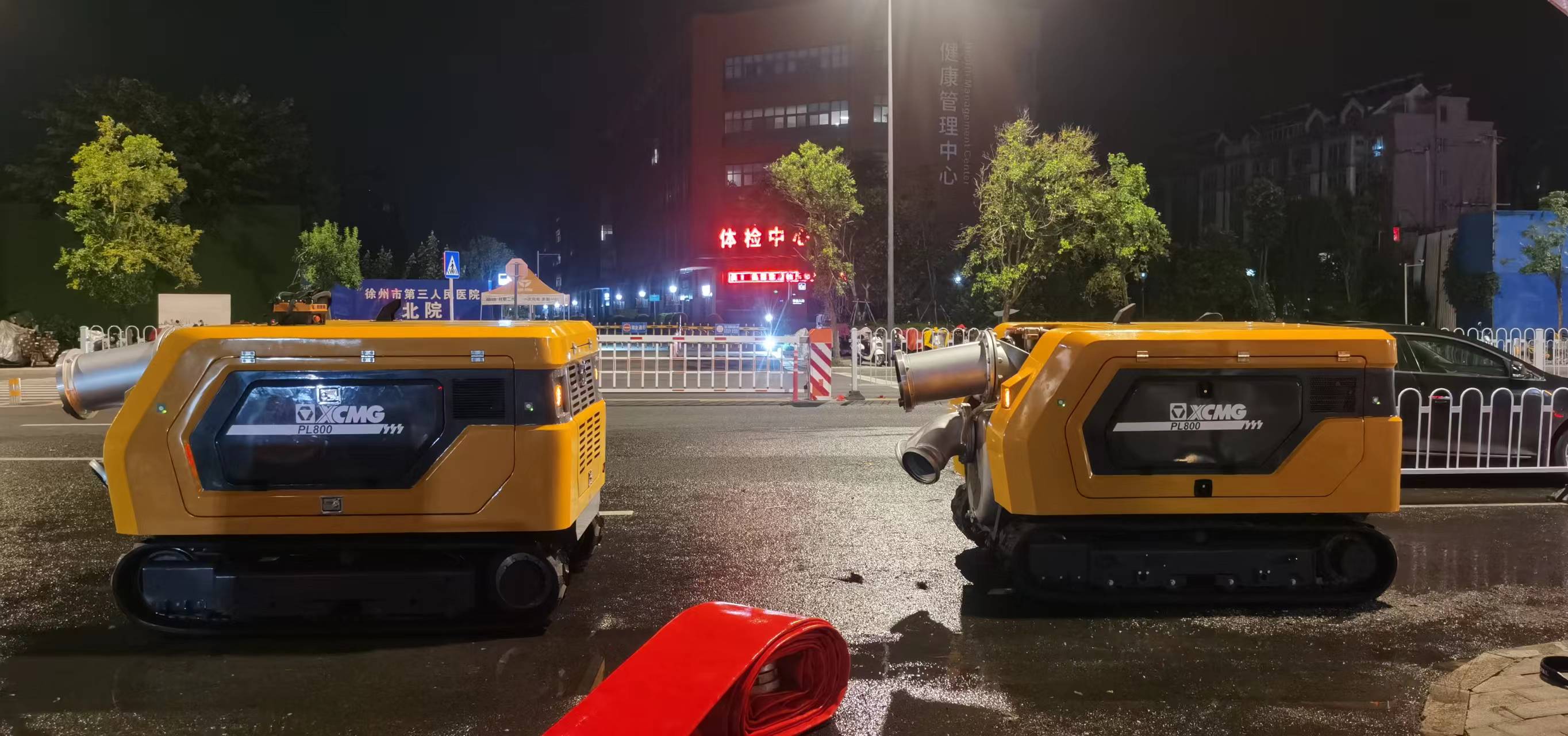 徐工排澇機(jī)器人緊急馳援，多處澇區(qū)“治水先鋒”