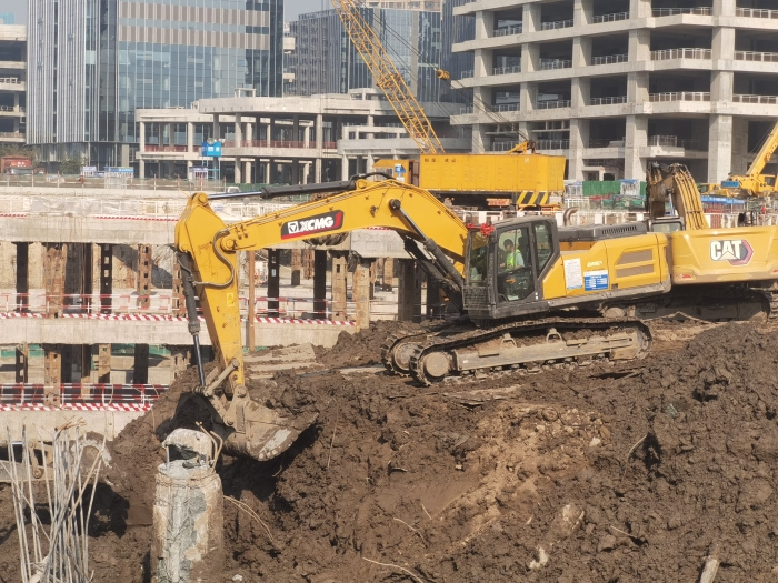 品質(zhì)+節(jié)油+高效！徐工XE335GK助建亞洲最大地下空間