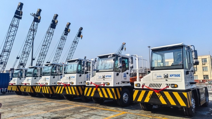 新車交付忙！徐工新能源重載牽引車以多維優(yōu)勢賦能大宗貨物智慧轉(zhuǎn)運