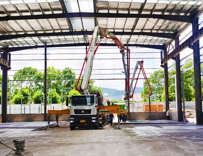 鋼鐵脊梁！徐工HB37米泵車顯實(shí)力 ！