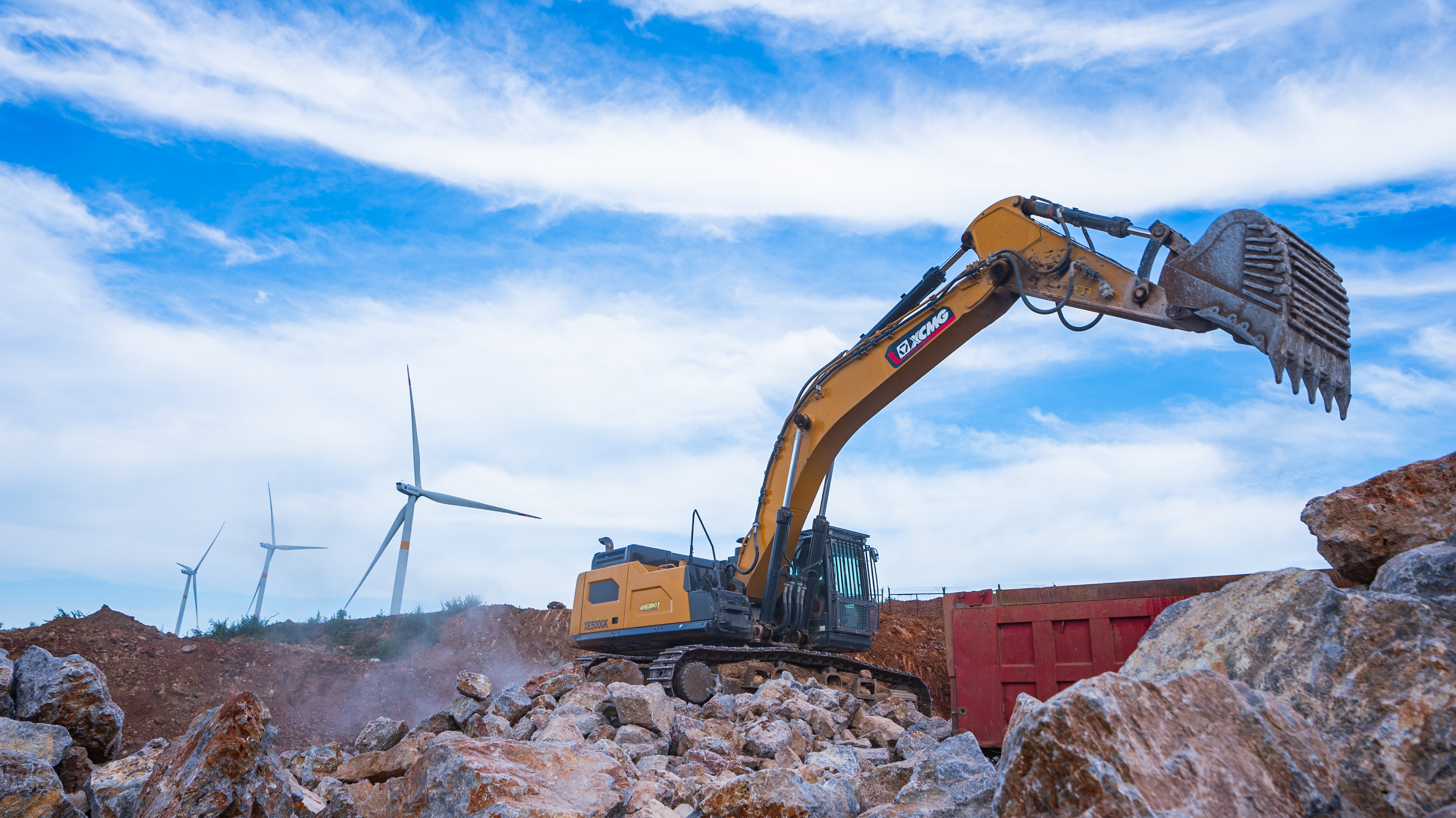 “掘金巨無霸”徐工XE500GK宜城石料開采，讓高效成就財(cái)富
