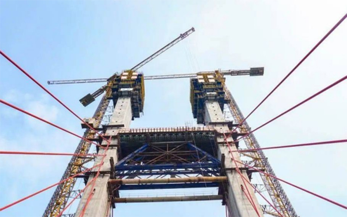 離通車(chē)又近一步！南孟溪特大橋主塔全面封頂