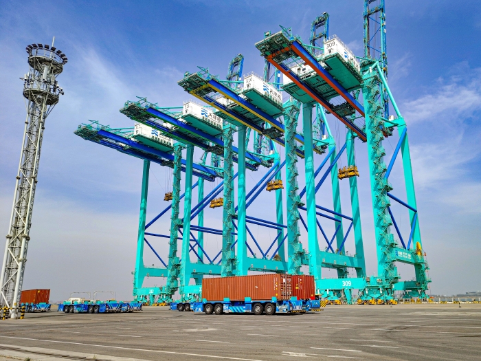 百臺集群，百萬箱量！徐工AGV打造智慧港口“中國標桿”