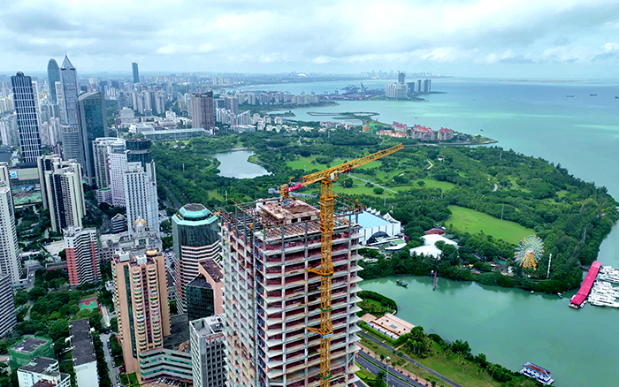 海闊憑“塔”躍 | 徐工塔機(jī)助建海口中海國際中心