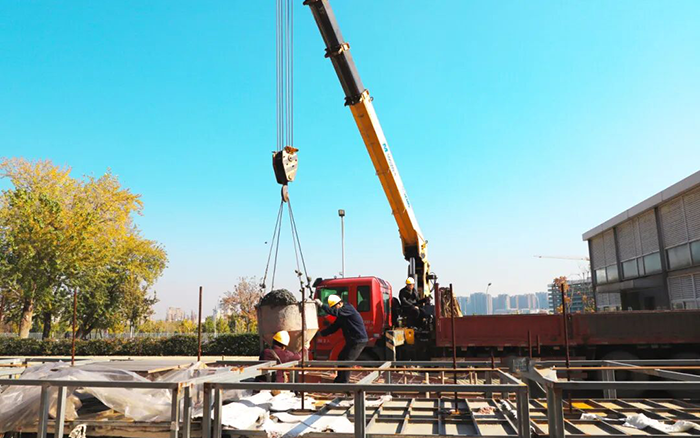 高效安全雙 buff！徐工隨車吊助力混凝土施工