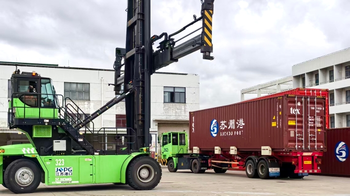 近零碳時(shí)代，港口何為？徐工以綠色成套解決方案破題